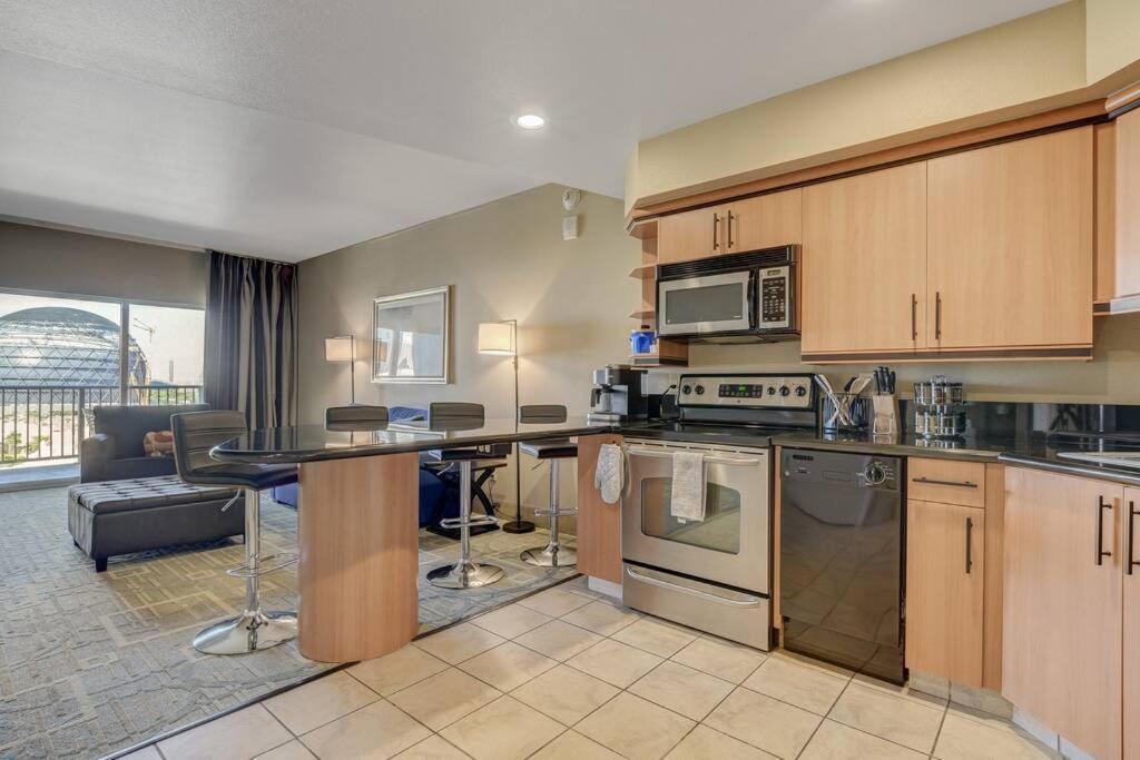 Ultimate Las Vegas Getaway One Bedroom Suite With Balcony, Kitchen, Gym, Pool & Free Parking Экстерьер фото
